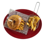 Hamburguesa La Ibérica con carne de chuletón de buey madurado, panceta ibérica, queso manchego, doble queso edam fundido y huevo.